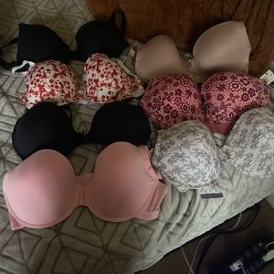 7 bras size 42D